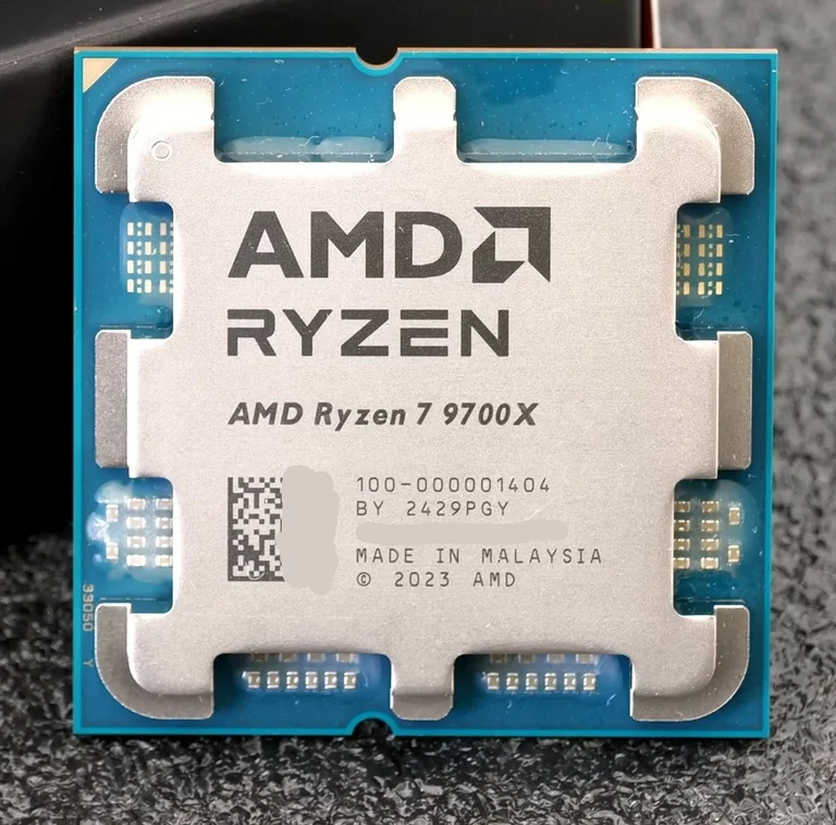 CPU AMD Ryzen 7 9700X