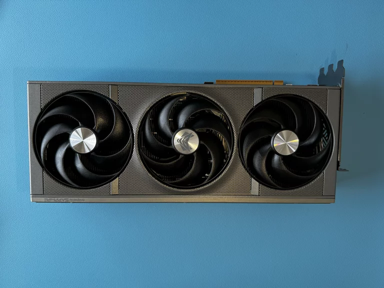 Grafikkarte Sapphire Nitro+ Radeon RX 9070 XT Lüfteransicht