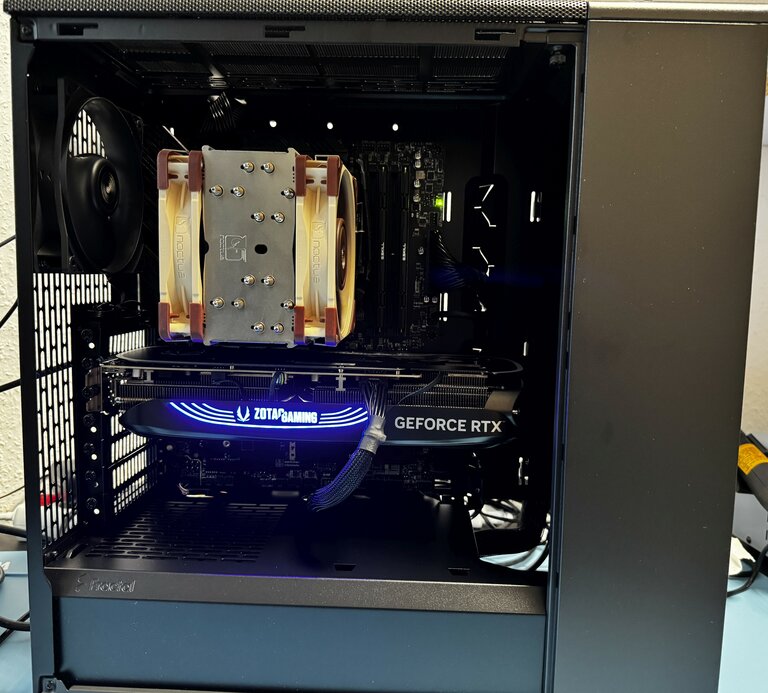 Noctua NH-U12A und Zotac RTX 4080 SUPER