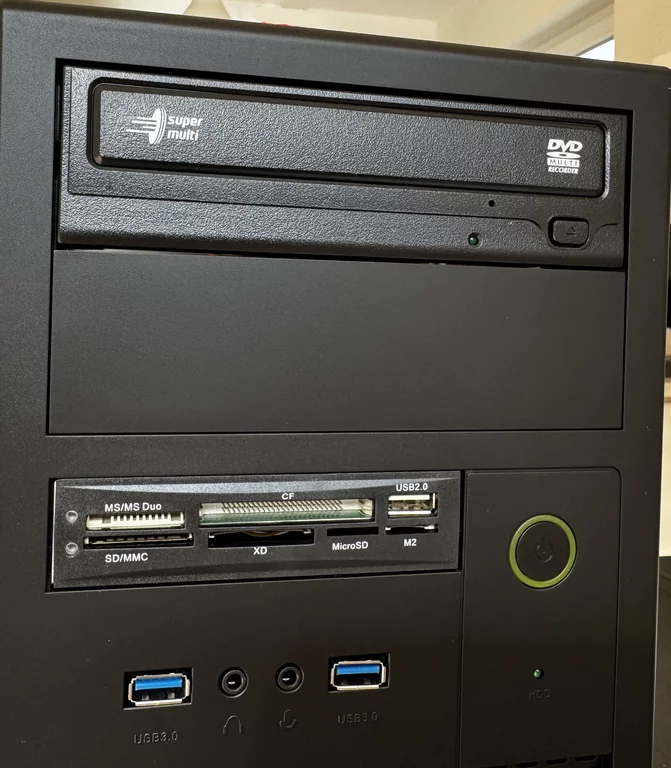 Kartenleser und optisches Laufwerk